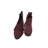 Bota em pele crute bordeaux com franja, forro e palmilha de conforto em pele, sola neolite com salto de 2 cm