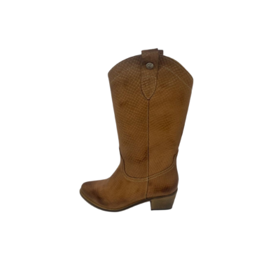 Bota em pele sauvage print piton camel com forro e palmilha de conforto em pele, sola com salto injetado a couro de 4,5 cm