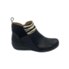 Bota em pele sauvage preta com print piton, gola em pele depelo print zebra com forro e palmilha de conforto em pele, sola preta TR com elevação de 3 cm