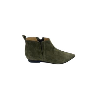 Bota em pele crute verde com forro e palmilha de conforto em pele, sola neolite antiderrapante com salto de 2,5 cm
