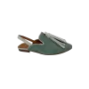 mules_pele_anny_menta_3 Mule em pele crute cor menta, com berloque em pele crute branco, com tira de calcanhar em pele crute branco, forro e palmilha de conforto em pele, sola em neolite cor mel