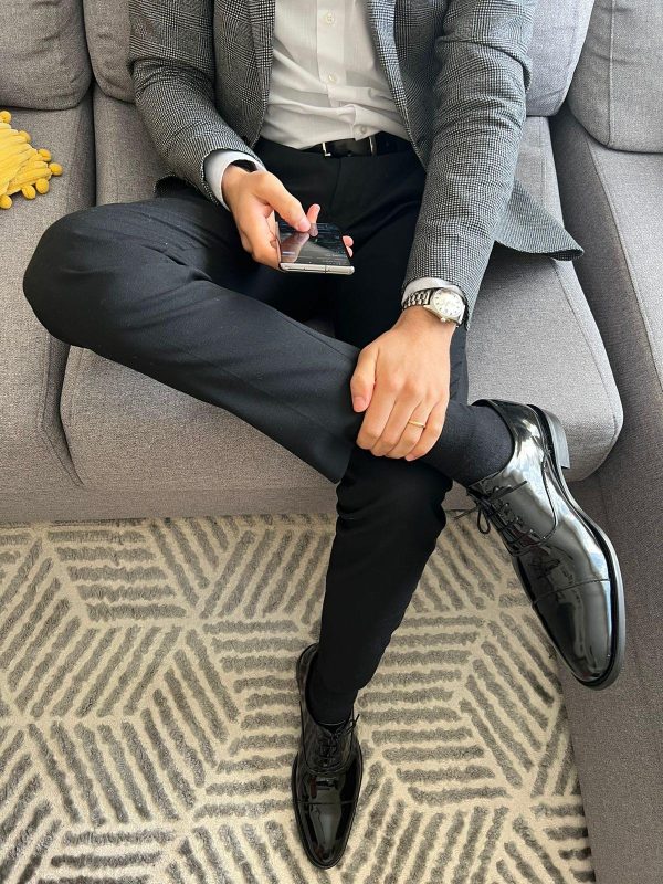 Sapato de homem em pele verniz preto