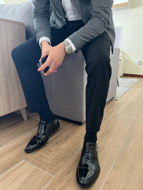 Sapato de homem em pele verniz preto