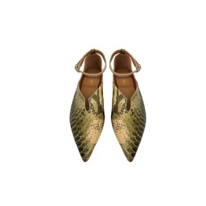 Sapato em pele print snake, traseiro em pele crute camel, forro e palmilha de conforto em pele com cunha interior de 3cm