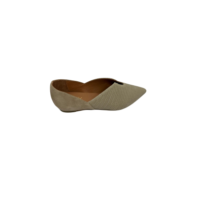 Sapato slipper em pele espiga plaza taup com glitter, forro e palmilha de conforto em pele, cunha embutida no interior com 3cm, sola passada e capa antiderrapante
