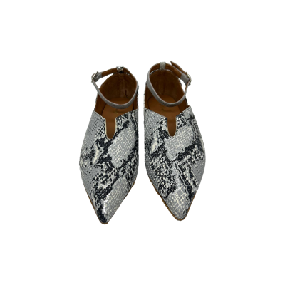 sapato-pele-raquel_cobra snake_cinza_silver_1 Sapato todo em pele Shefly, print cobra com nuances silver, forro e palmilha de conforto em pele, cunha embutida de 2 cm, sola antiderrapante