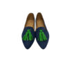 Sapato em pele print escama em azul marinho com berloque crute verde, forro e palmilha de conforto em pele, sola neolite