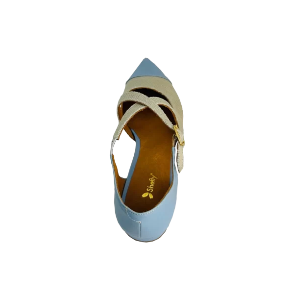 Sandália azul/cinza 2 peles - sandália com pele azul baby e pele print lagarto cinza claro, forro e palmilha de conforto em pele, salto com 2 cm de altura forrado a pele, sola antiderrapante